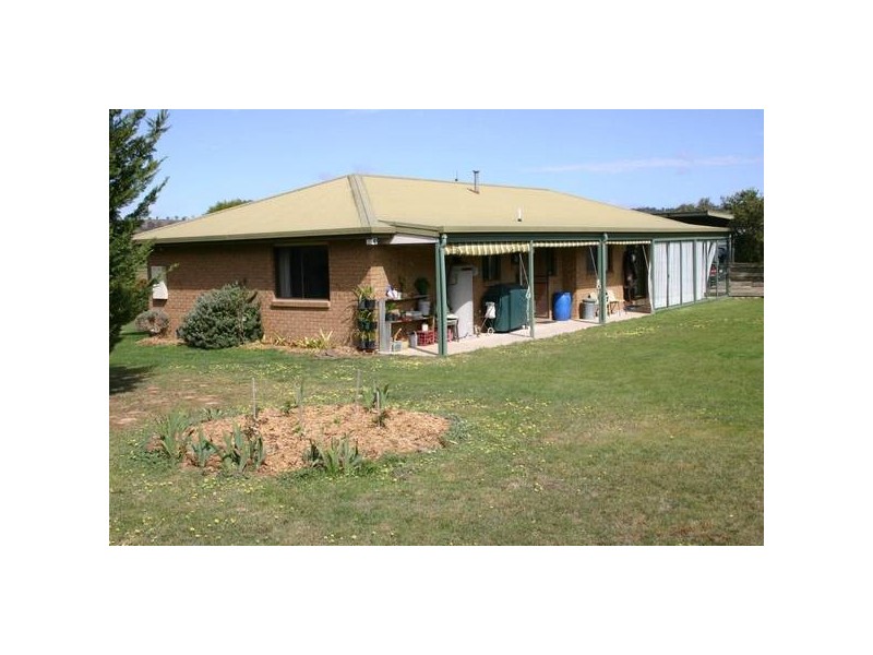 48 Jacksons Creek Road, Ararat VIC 3377