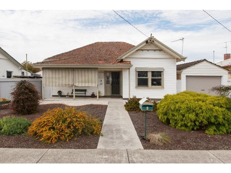 6 Queens Avenue, Ararat VIC 3377