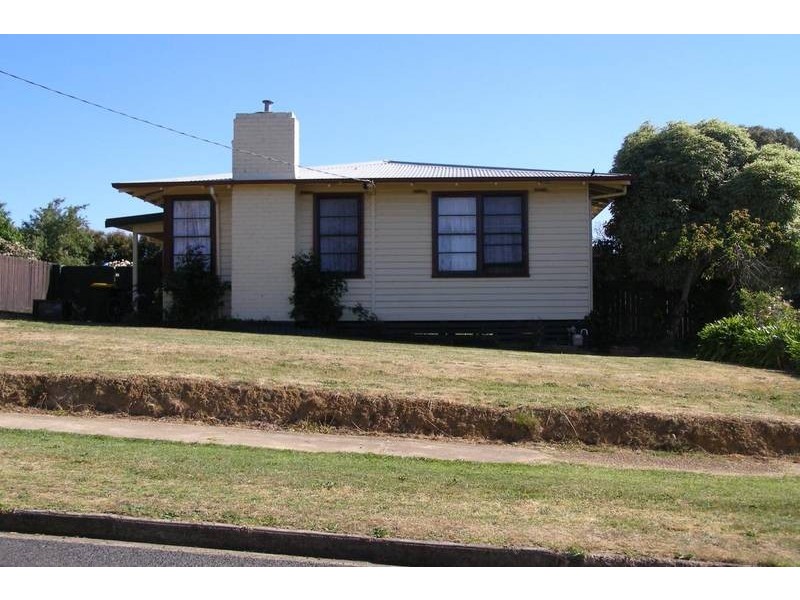 19 Montgomery Street, Ararat VIC 3377