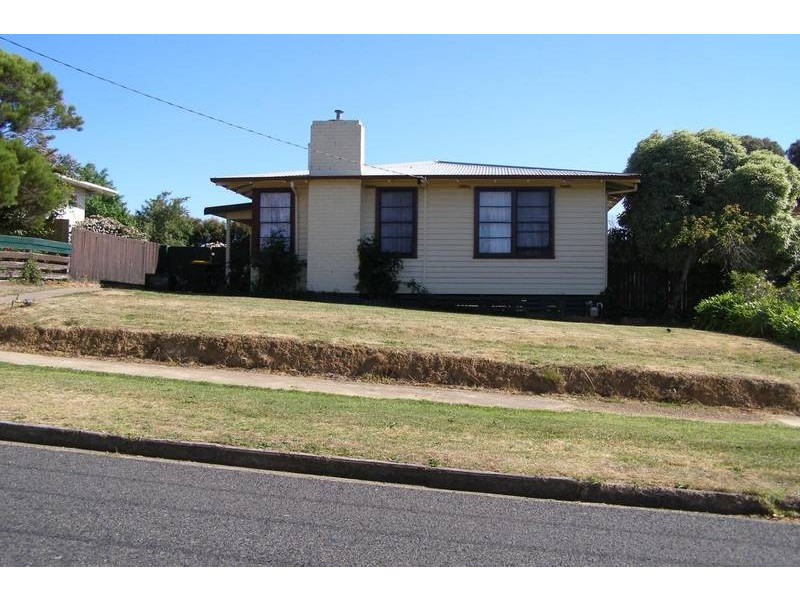 19 Montgomery Street, Ararat VIC 3377