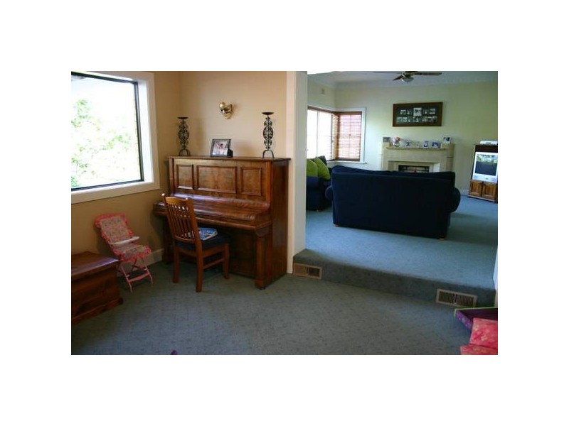 44 Barkly Street West, Ararat VIC 3377