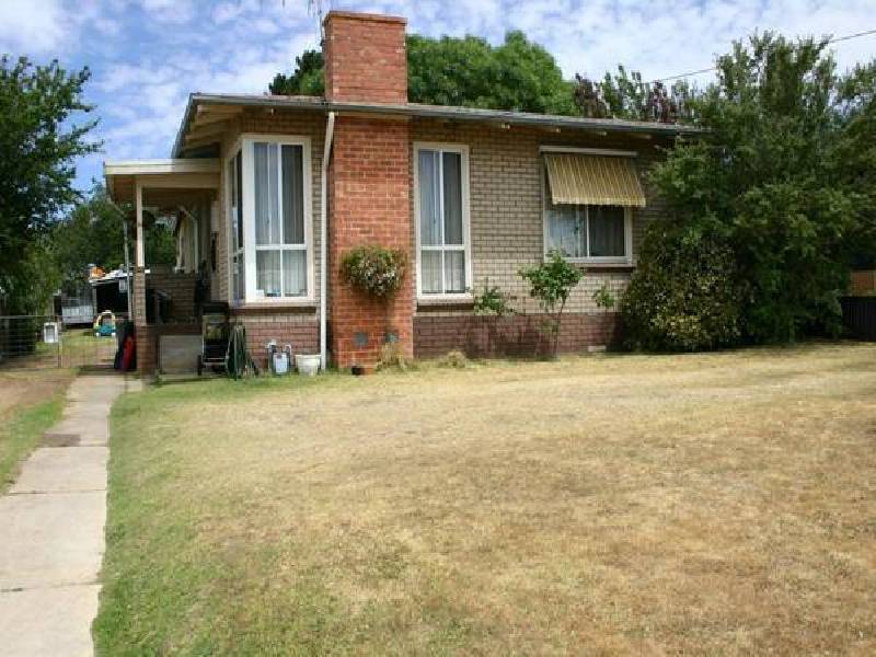 34 Churchill Avenue, Ararat VIC 3377