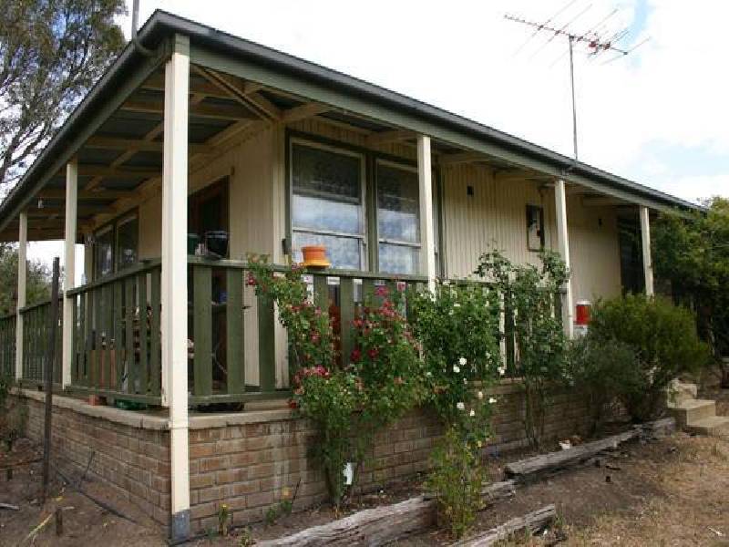 6 School Road, Moyston VIC 3377