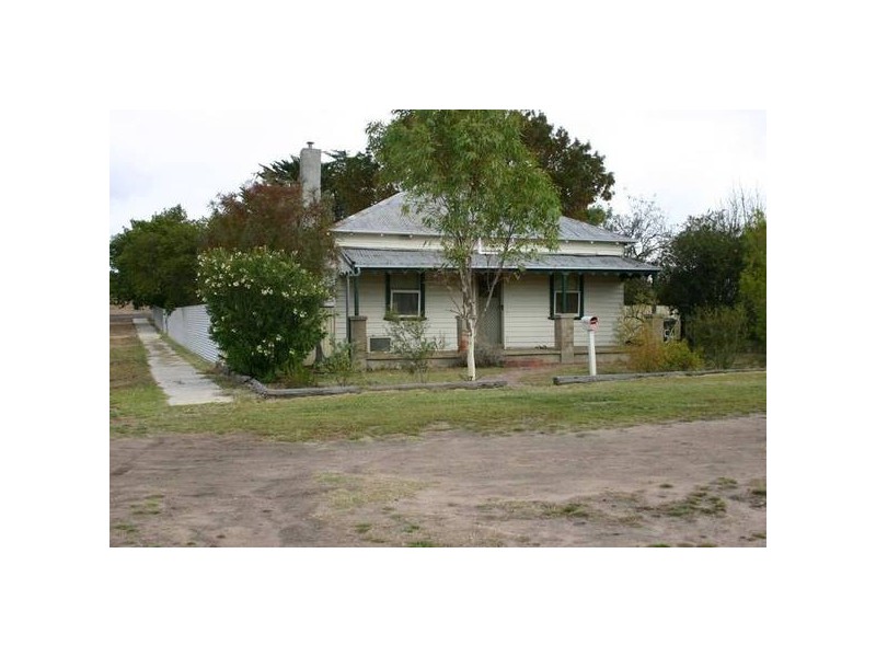 54 McLellan Street, Ararat VIC 3377