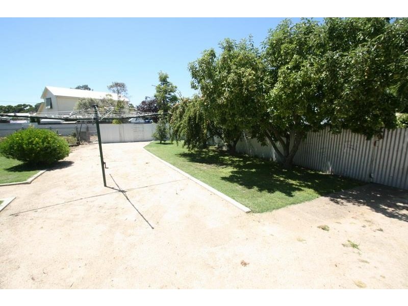 43 McLellan Street, Ararat VIC 3377