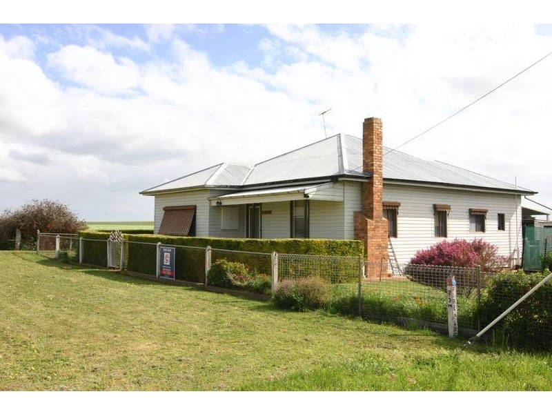 39 Grahams Road, Lake Bolac VIC 3351