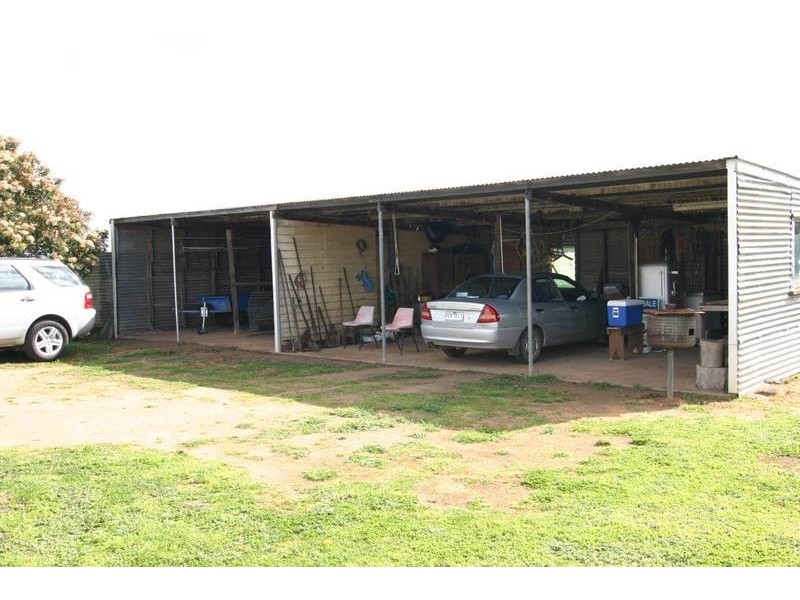 39 Grahams Road, Lake Bolac VIC 3351