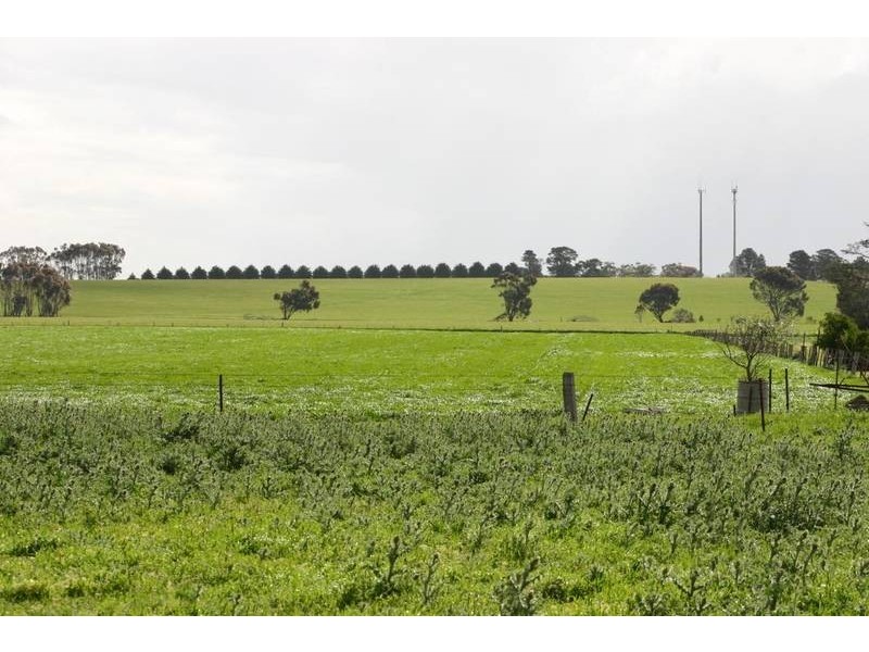 39 Grahams Road, Lake Bolac VIC 3351