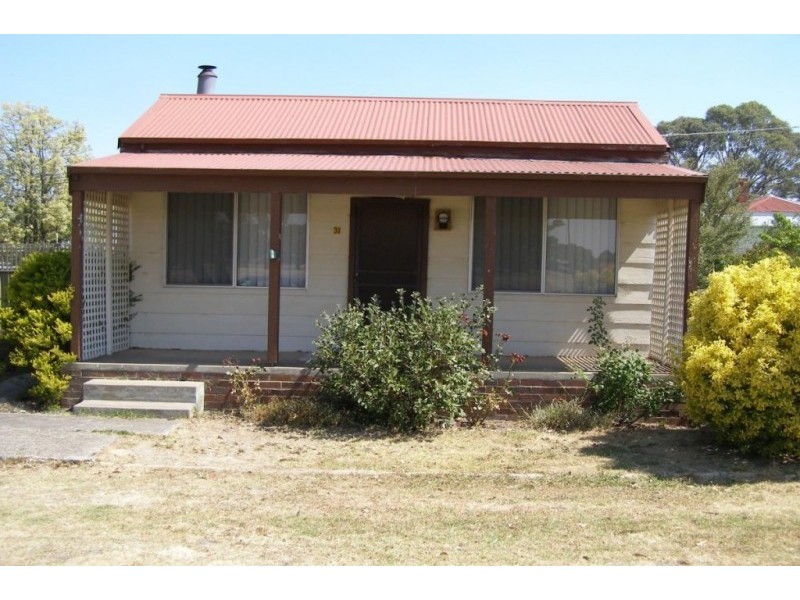 30 McLellan Street, Ararat VIC 3377