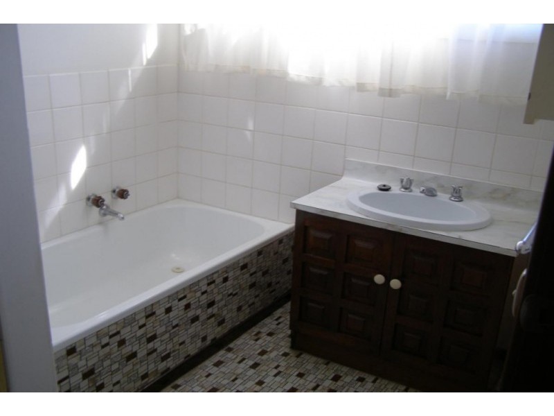 30 Tatyoon Road, Ararat VIC 3377