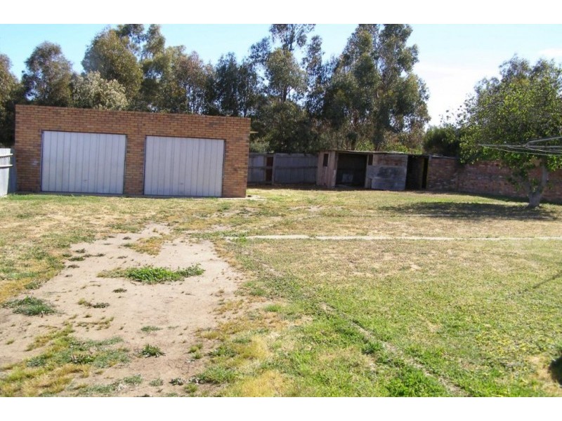 30 Tatyoon Road, Ararat VIC 3377