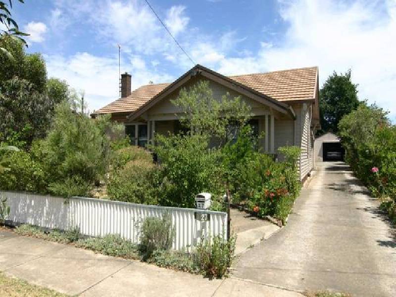 27 Vincent Street, Ararat VIC 3377