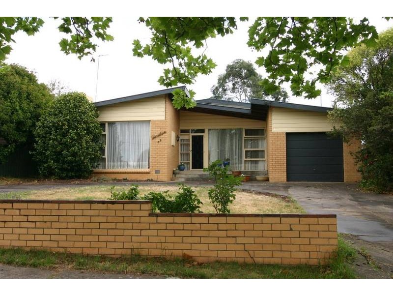 48 Barkly Street West, Ararat VIC 3377