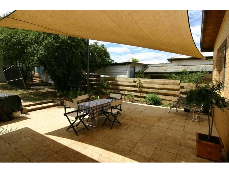 48 Barkly Street West, Ararat VIC 3377