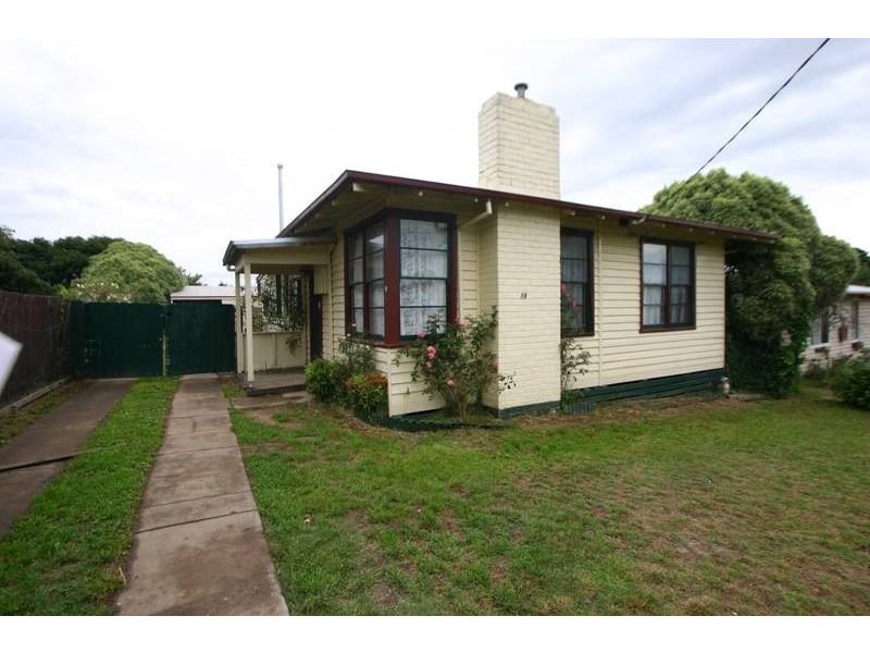 19 Montgomery Street, Ararat VIC 3377