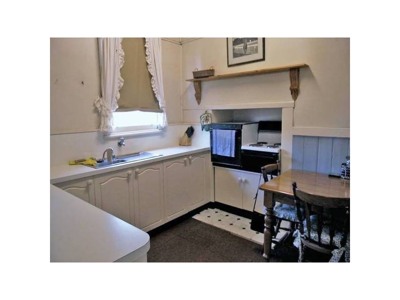 102 Main Street, Great Western VIC 3377