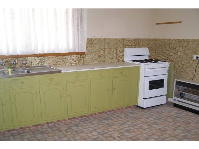 2 Churchill Avenue, Ararat VIC 3377