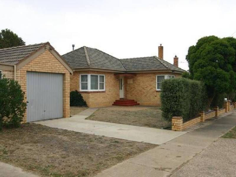 1 Queens Avenue, Ararat VIC 3377