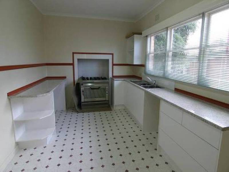 1 Queens Avenue, Ararat VIC 3377