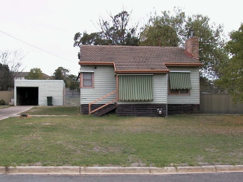 2 Aradale Avenue, Ararat VIC 3377