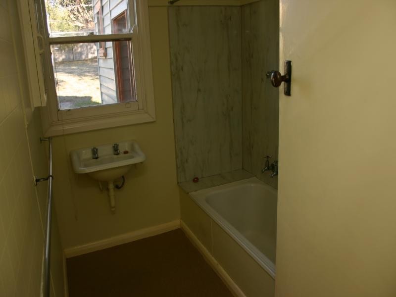 2 Aradale Avenue, Ararat VIC 3377