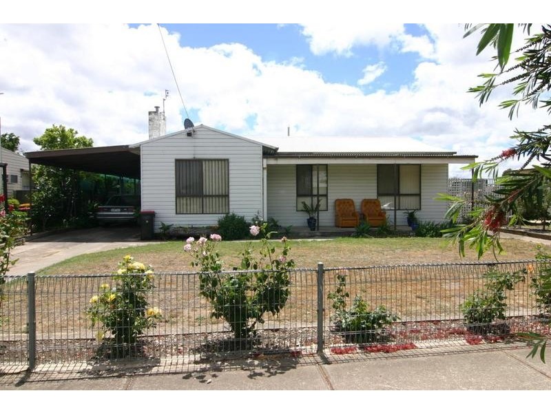 21 Stevens Crescent, Ararat VIC 3377