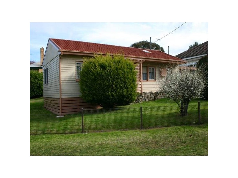 36 McGibbony Street, Ararat VIC 3377