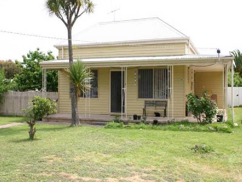 9 Blake Street, Ararat VIC 3377