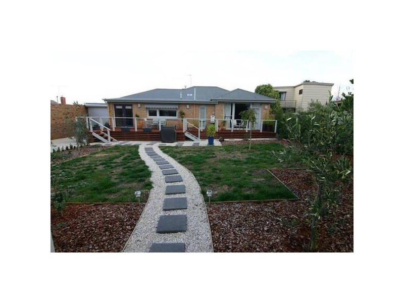 19 Ford Street, Ararat VIC 3377