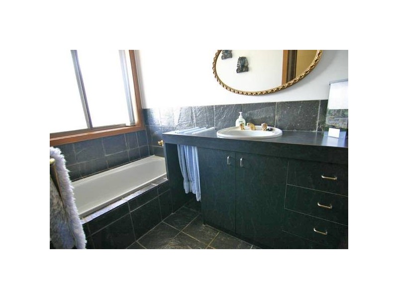 35 Kangaroo Point Road, Ararat VIC 3377