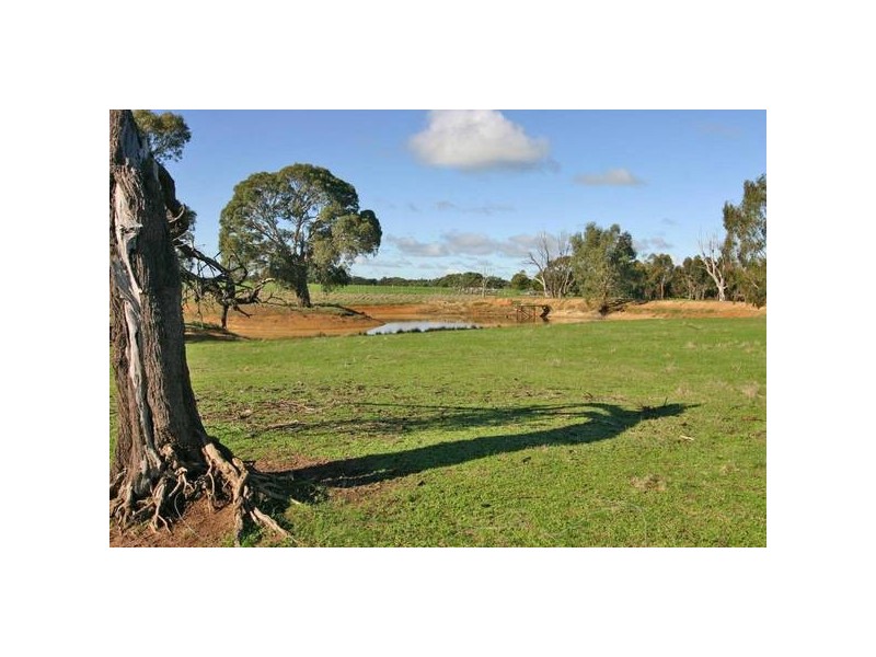 35 Kangaroo Point Road, Ararat VIC 3377