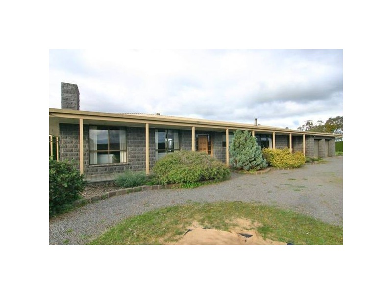 35 Kangaroo Point Road, Ararat VIC 3377