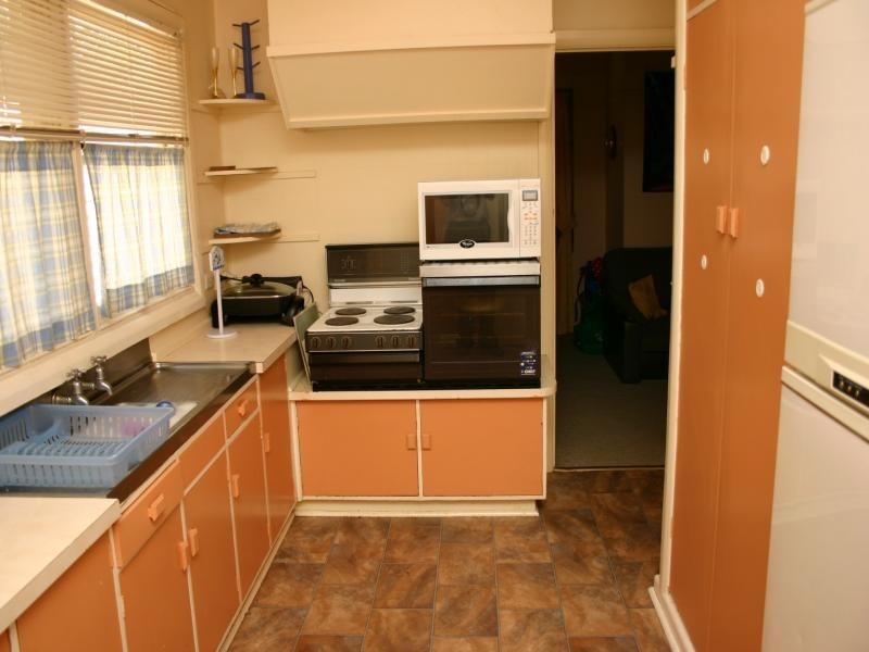 4 Aradale Avenue, Ararat VIC 3377