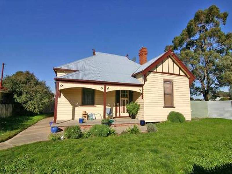 Tobin Street, Ararat VIC 3377