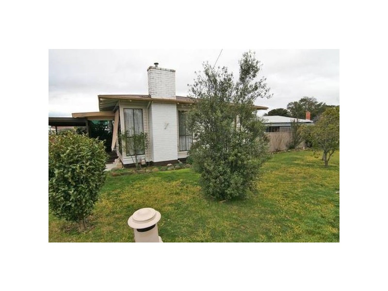 5 Churchill Avenue, Ararat VIC 3377