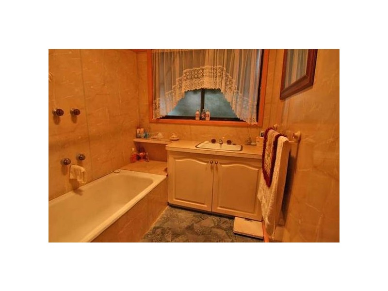 5 Churchill Avenue, Ararat VIC 3377