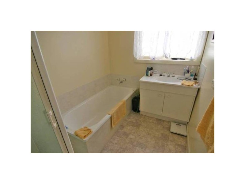 8 Clarke Street, Ararat VIC 3377