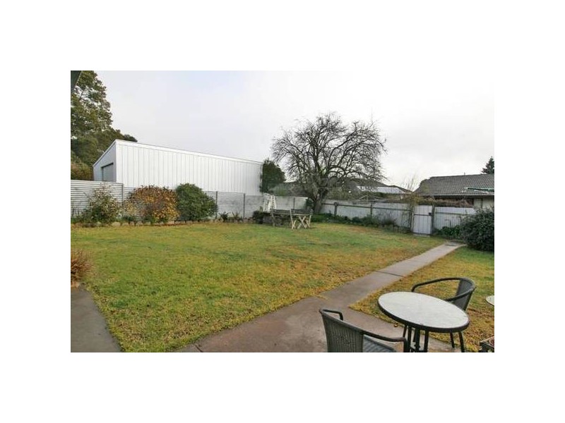 8 Clarke Street, Ararat VIC 3377