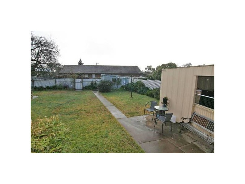 8 Clarke Street, Ararat VIC 3377