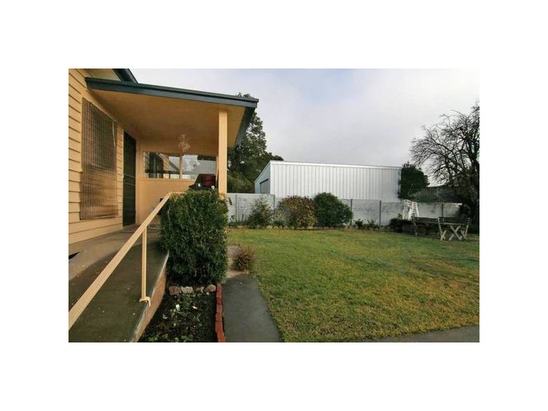 8 Clarke Street, Ararat VIC 3377