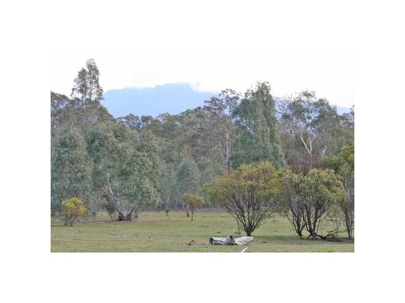 Off Londonderry Road, Jallukar, Moyston VIC 3377