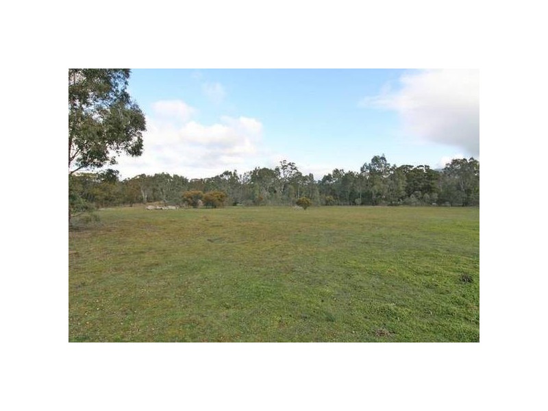 Off Londonderry Road, Jallukar, Moyston VIC 3377