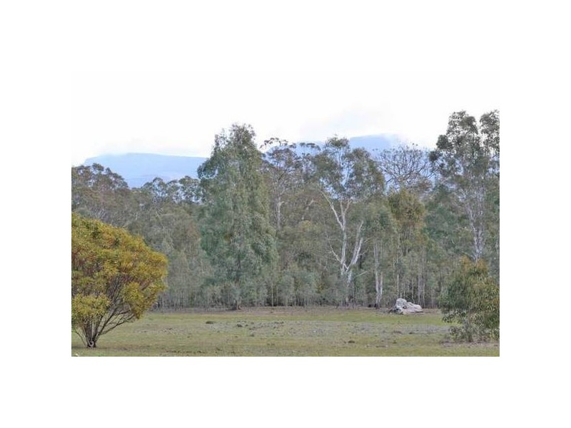 Off Londonderry Road, Jallukar, Moyston VIC 3377