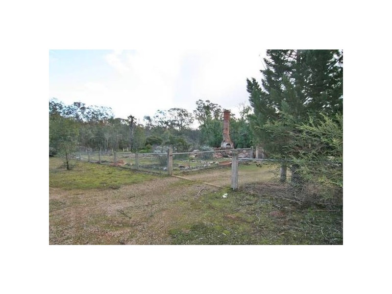 Off Londonderry Road, Jallukar, Moyston VIC 3377