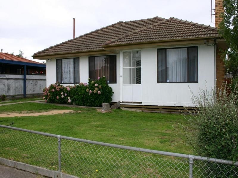 15 Marx Crescent, Ararat VIC 3377