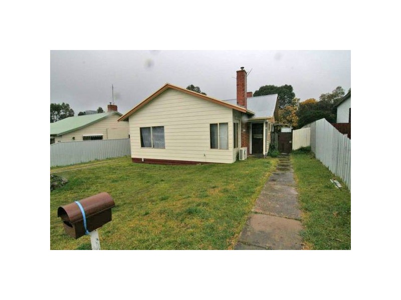 14 Rotary Avenue, Ararat VIC 3377