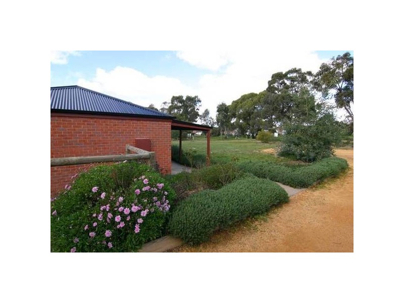 21 Bowen Place, Ararat VIC 3377