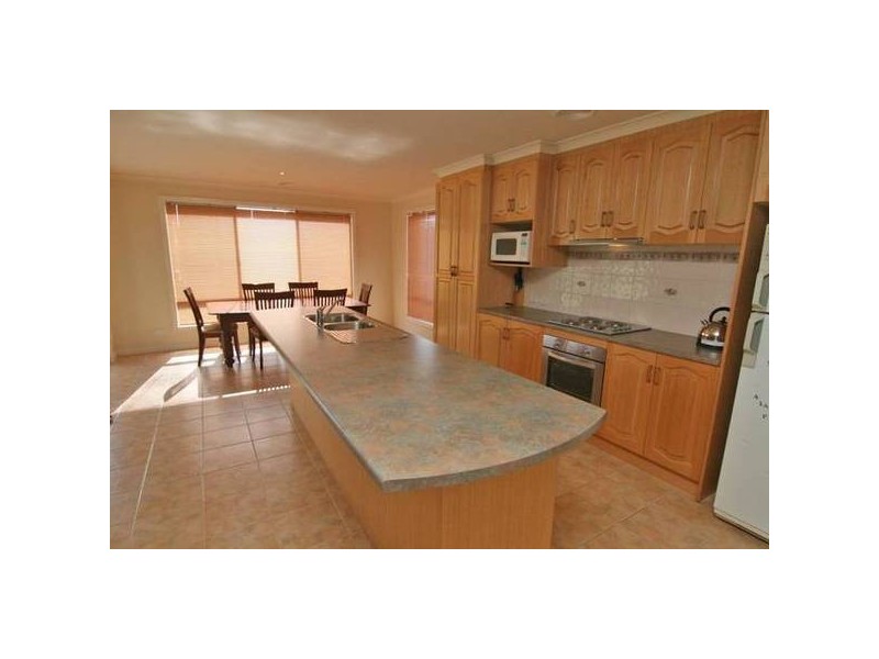 21 Bowen Place, Ararat VIC 3377