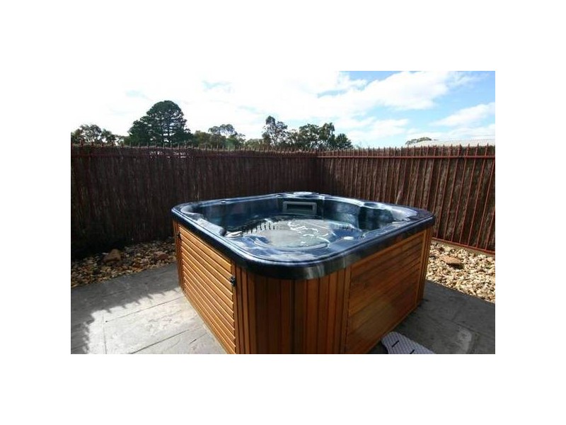 21 Bowen Place, Ararat VIC 3377