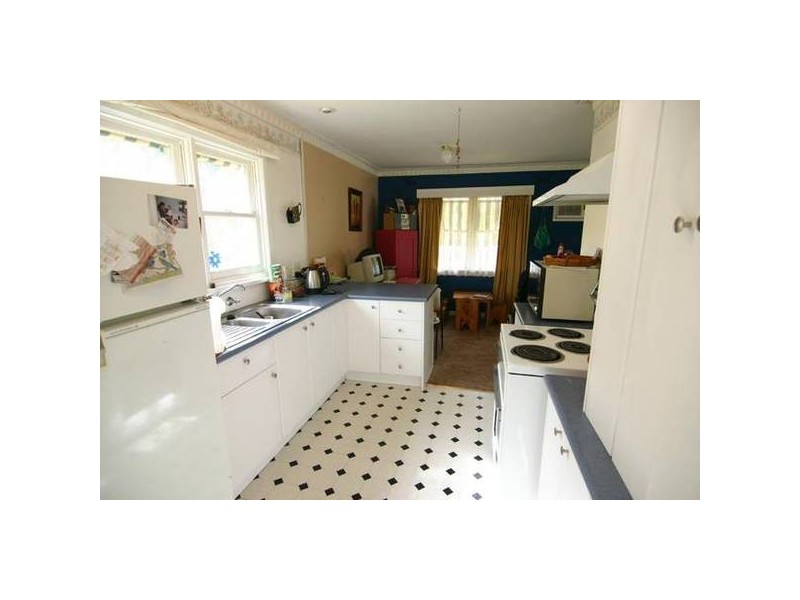 84 Bellinghams Hill Road, Ararat VIC 3377